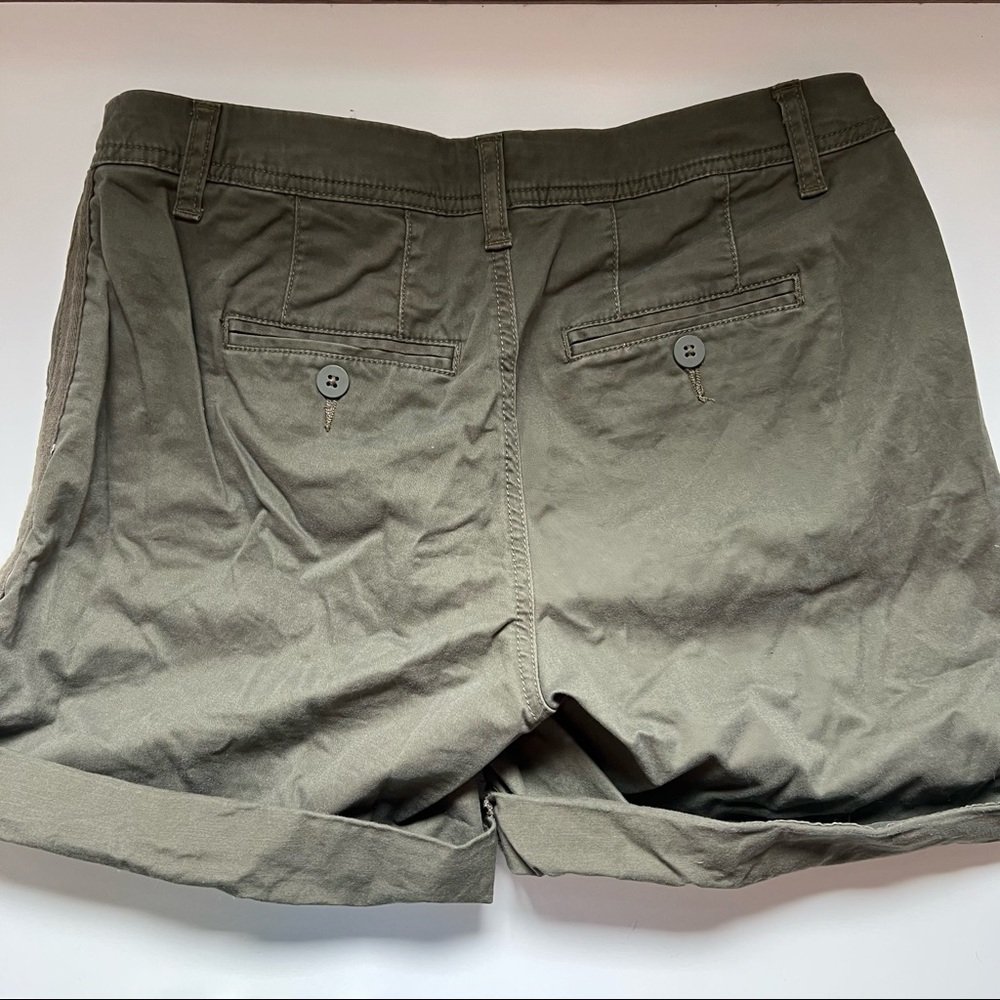 Universal Thread Target Green Short 5” Inseam - Picture 2 of 3